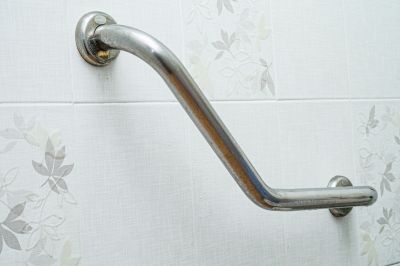 Protect Loved Ones from Falls in the Shower with a Grab Bar!